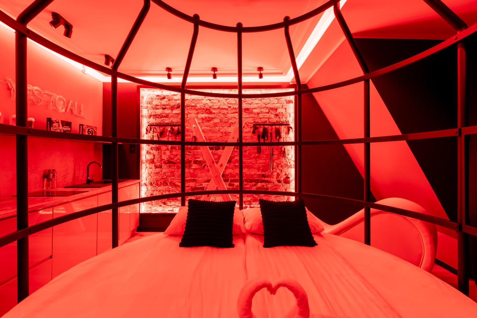Secret Love Bdsm Poznan Exterior foto